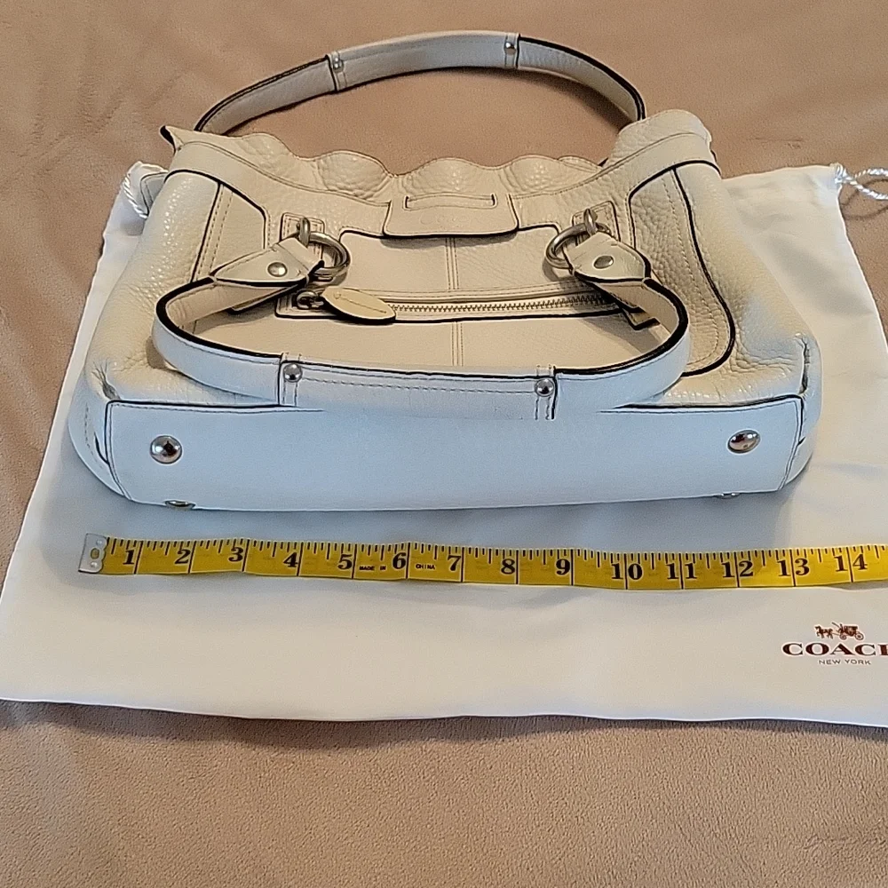 Authentic Coach handbag - Picture 12 of 14